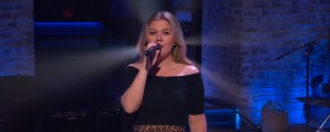 Watch: Kelly Clarkson Sings “Love, You Didn’t Do Right by Me” from ‘White Christmas’ During Kellyoke Segment
