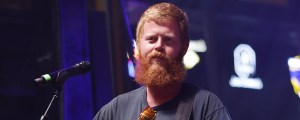 Look: Larger Than Life Oliver Anthony Fan Photo Creates Mind-Bending Optical Illusion