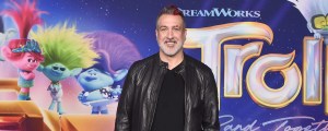 Watch: Joey Fatone Serenades Audience Alongside Pentatonix With *NSYNC’s “Merry Christmas, Happy Holidays”