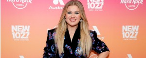 Kelly Clarkson Stuns Kenan Thompson Over Odd Shower Habits: “If I’ve Gotta Go”