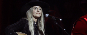 Lainey Wilson Makes Young Fan’s Dreams Come True After Video Goes Viral: “You’re About to Make Me Cry”