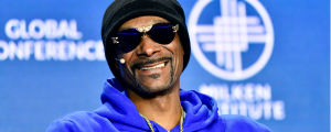Watch Snoop Dogg Join Willie Nelson for 90th Birthday Performance: “Our Country’s Greatest Weed Enthusiasts”