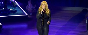 ‘CMA Country Christmas’ Brings the Talent But Not the Sound: Viewers Voice Complaints