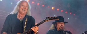 3 Riffs From the 1970s That Made Us All Want To Pick up a Guitar