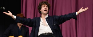 The Kooks Frontman Talks Arctic Monkeys’ Growth and Similarities Between Bands