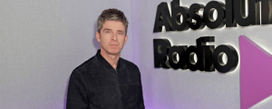 The Upbeat Meaning Behind Oasis’ “Live Forever,” Noel Gallagher’s Direct Response to the “F—ing Rubbish” That Was Gloomy U.S. Grunge