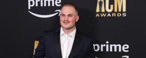 How to Vote for ‘2024 People’s Choice Awards’ Male Country Artist of the Year: Chris Stapleton, Jelly Roll, Luke Combs, & More