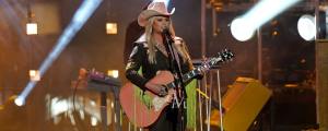 Watch Miranda Lambert Honor Late Country Legend Merle Haggard with a Beautiful Acoustic Cover of “My Own Kind of Hat”