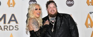 Fans Can’t Contain Themselves as Jelly Roll and Bunnie XO Nail “I Think I Like This Little Life” Trend From Private Jet