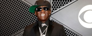 “King Swiftie” Flavor Flav Trades Friendship Bracelets with “Queen” Taylor Swift at GRAMMYs