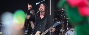 Remember When: Dave Grohl and Jack Black Made that Weird Motel Video for “Low” that Was Banned by MTV