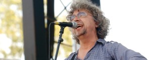 Peter Gabriel, The Waterboys’ Mike Scott Among Artists Paying Tribute to the Late Karl Wallinger