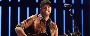 Watch Luke Bryan Debut His New Romantic Ballad “Love You, Miss You, Mean It” During Nashville Performance