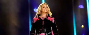 Miranda Lambert Surprises Vegas Audience with a Gender Reveal