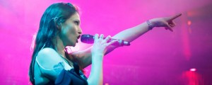 Sophie Ellis-Bextor Performs “Murder On The Dancefloor” After Addressing French Crowd: “It’s Not a Song with Any Evil in Its Heart”