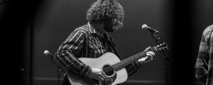 Cole Chaney Falls From Stage, Breaks Hand at Austin Show