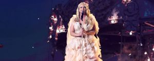 Miranda Lambert Threatens To Go “East Texas Red” on Fans Brawling During “Tin Man” Performance