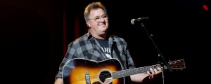 Exclusive: Vince Gill Shares Lessons He’s Learned From the Eagles, Lingering Desire To Play His Original Songs