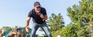 “No Heartbeat At All”: Phil Vassar Opens Up About Health Struggles