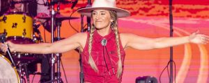 Watch: Lainey Wilson Perform “The Best of Both Worlds” During Miley Cyrus’ Disney Legend Induction