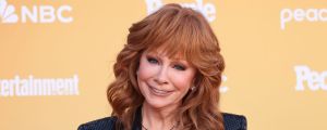 Watch Reba McEntire’s Two Worlds Collide in Sweet Backstage Moment From ‘The Voice’