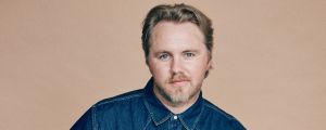 “The Time Is Now for Me To Go Sing My Songs”: Ernest Talks Wearing the “Artist Cap,” Reveals “Best Text Message Ever” From Dean Dillon (Exclusive)