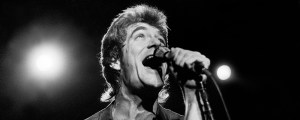 3 Emotional Rock Lyrics From 1985 That You’ll Never Forget