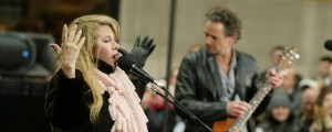 The Soldiers’ Song That Reunited Stevie Nicks and Lindsey Buckingham in 2011
