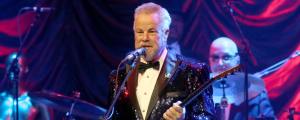 4 Original Country Christmas Songs to Soundtrack Your Holiday Get-Together