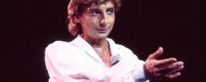 Barry Manilow’s Last Top 40 Hit Teamed Him With a Red-Hot Writer and Producer