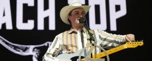 Zach Top Proves Country Music Has a Bright Future with “Use Me” at the ACM Awards