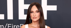 Grammy Fans Stir the Pot Over Kacey Musgraves Reaction to Beyoncé’s Best Country Album Win
