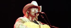 4 Country Songs From the 90s That Should Have Been Bigger Hits