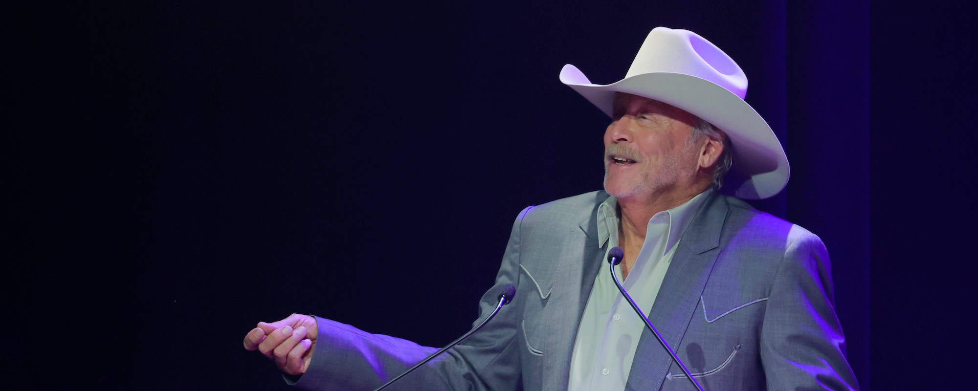 Alan Jackson Getting Emotional During One of His Last Performances Ever Has  Me “Bawling My Eyes Out” - American Songwriter