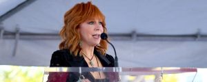 Reba McEntire Stays “Rodeo Ready” With This Throwback Outfit