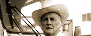 Country Songs From the 1940s That Are Classics for a Reason
