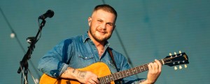 “No One’s Ever Asked To Sing This Song”: Zach Bryan Invites Fan Onstage for Unexpected Duet at London Show