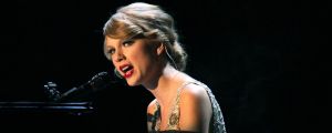 4 Mainstream Pop Stars That Launched Their Career in Country