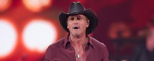 On This Day in 2000, Tim McGraw and Kenny Chesney Are Arrested in New York After “The Horse Incident”