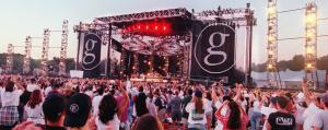 On This Day in 1997, Garth Brooks Set a New Attendance Record With a Legendary Free Concert