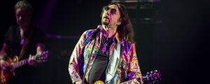 Founding Kiss Member Hospitalized, Cancels Show “Against His Wishes” After Studio Fall