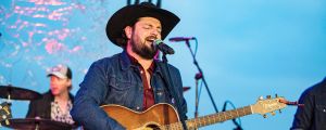 ‘American Idol’ Winner Gets Hitched in Las Vegas—Complete With an Elvis Impersonator