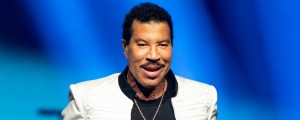 The 1977 Classic That Lionel Richie Thought His Grandma Would “Disown” Him Over: “I Thought It Was Kind of Disgraceful Myself”
