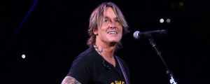 Keith Urban Insists on Driving to His Own Gigs—and His Reasoning Will Make Any Guitar Player Nod Their Head in Agreement