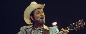 Born on This Day in 1925, the Country Legend Behind “The Wild Side of Life” and Other Timeless Hits