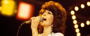On This Day in 1972, Donna Fargo Was the ‘Happiest Girl in the Whole USA’—Hitting No. 1 With an Album Produced by Her Husband