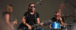 Why Gretchen Wilson Owes Alan Jackson an Apology Ahead of His Retirement