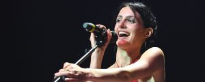 Proud Girl Dad Moment: Tim McGraw Brings Out Daughter Audrey for Surprise “Barracuda” Performance