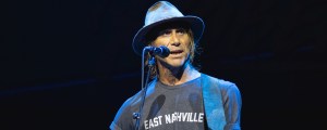 Country Singer Taken Into Custody at Hospital After Alleged Assault, Tour Cancellation