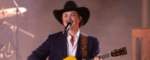 Zach Top’s Intimate Cover of This 1990s Randy Travis Classic Is Your Sign To Pull the Trigger on Those VIP Tickets